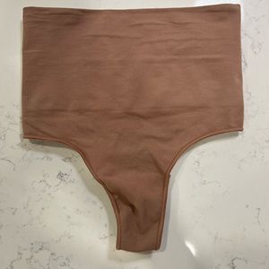 Skims core control thong